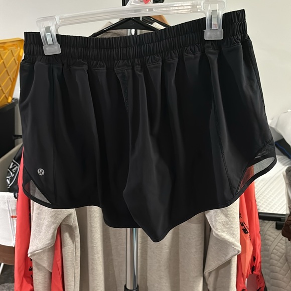 ❌SOLD❌ Lululemon black running shorts with reflective strip - Picture 2 of 7
